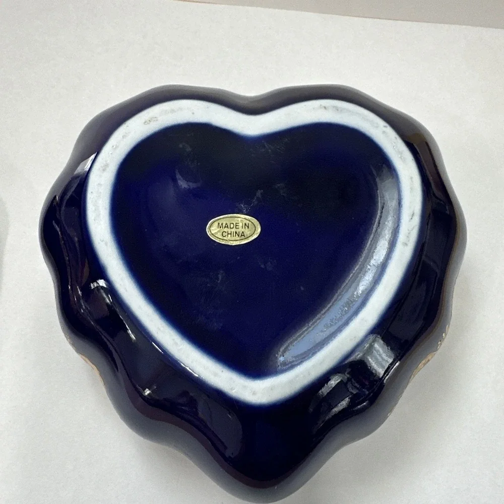 Vintage Las Vegas Ceramic Heart Trinket Box Cobalt Blue Gold Souvenir Jewelry
